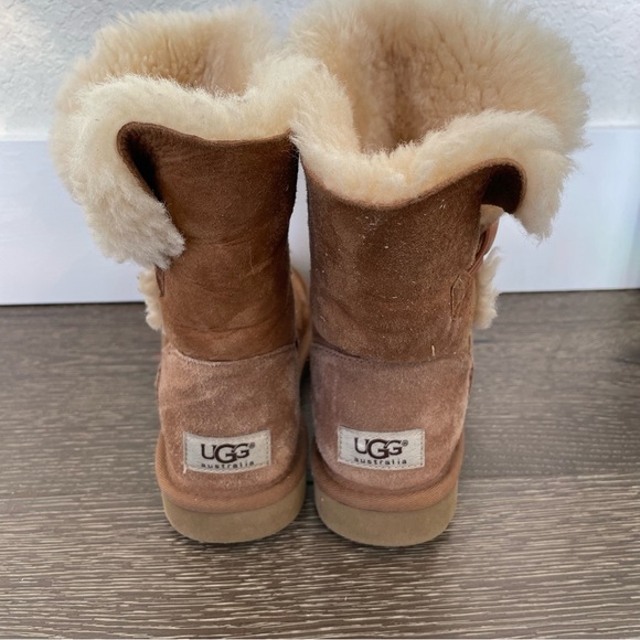 Ugg Australia Bailey Button II Short Boot Booties Size 5 Chestnut suede Uggs tan - Picture 3 of 11